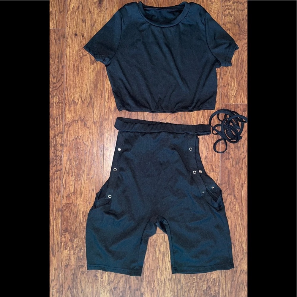 Short set - Picture 3 of 6